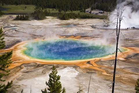 Prismatic pool Yellowstone N.P.