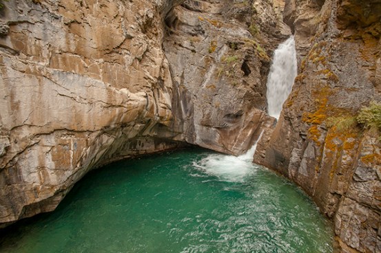 johnston canyon lower falls