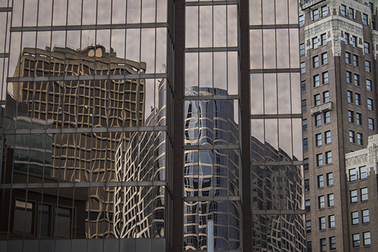 Reflejos de rascacielos Vancouver, Canadá