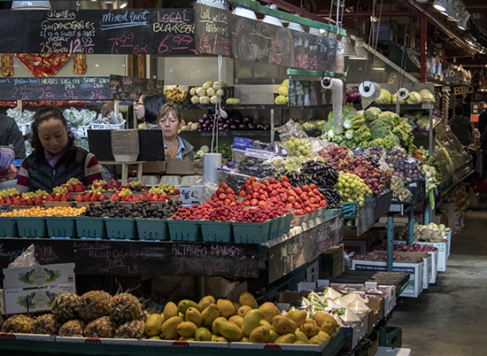 Interior mercado Granville island Vancouver Canada