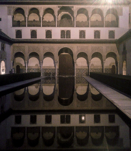 Patio de los arrayanes foto nocturna