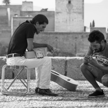 guitarristas en el mirador de San Nicolás Granada