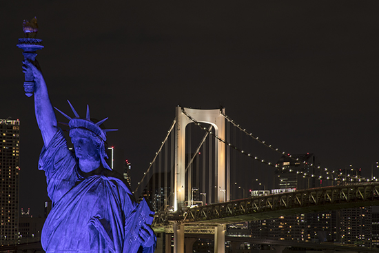 Estatua de la libertad y puente, Odaiba