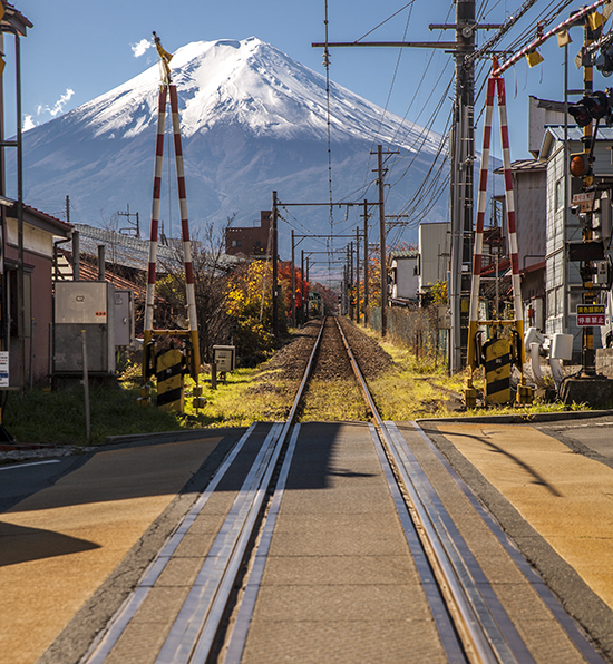 vistas del Fuji y raíles