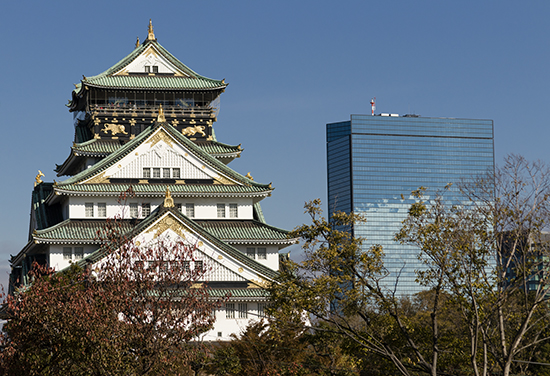 Crystal Tower y castillo de Osaka