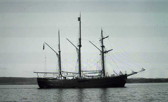 Fram navegando foto histórica tomada en el museo