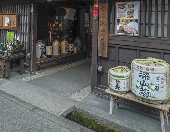 barriles sake en Japón Takayama