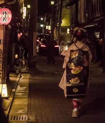 maiko en gion kioto