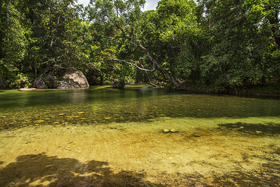 pozas y cascadas en Queensland