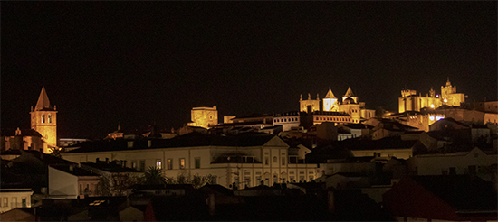 Vista nocturna de Cáceres