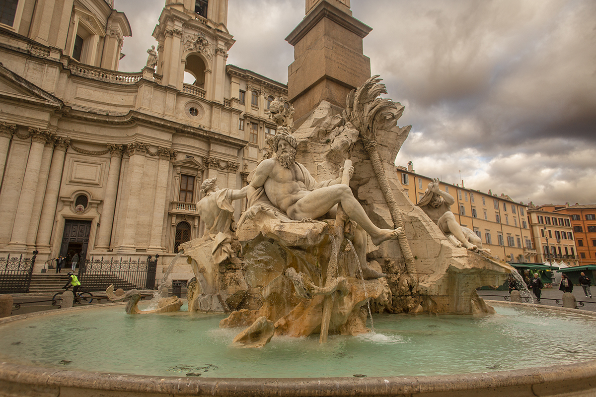 Fuente de los 4 ríos Plaza Navona Roma 